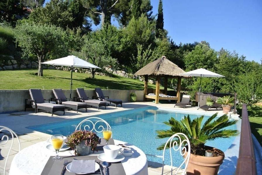 Chambre d hôte Villa Kilauea-Piscine-Nice-Gîtes de France Alpes-Maritimes