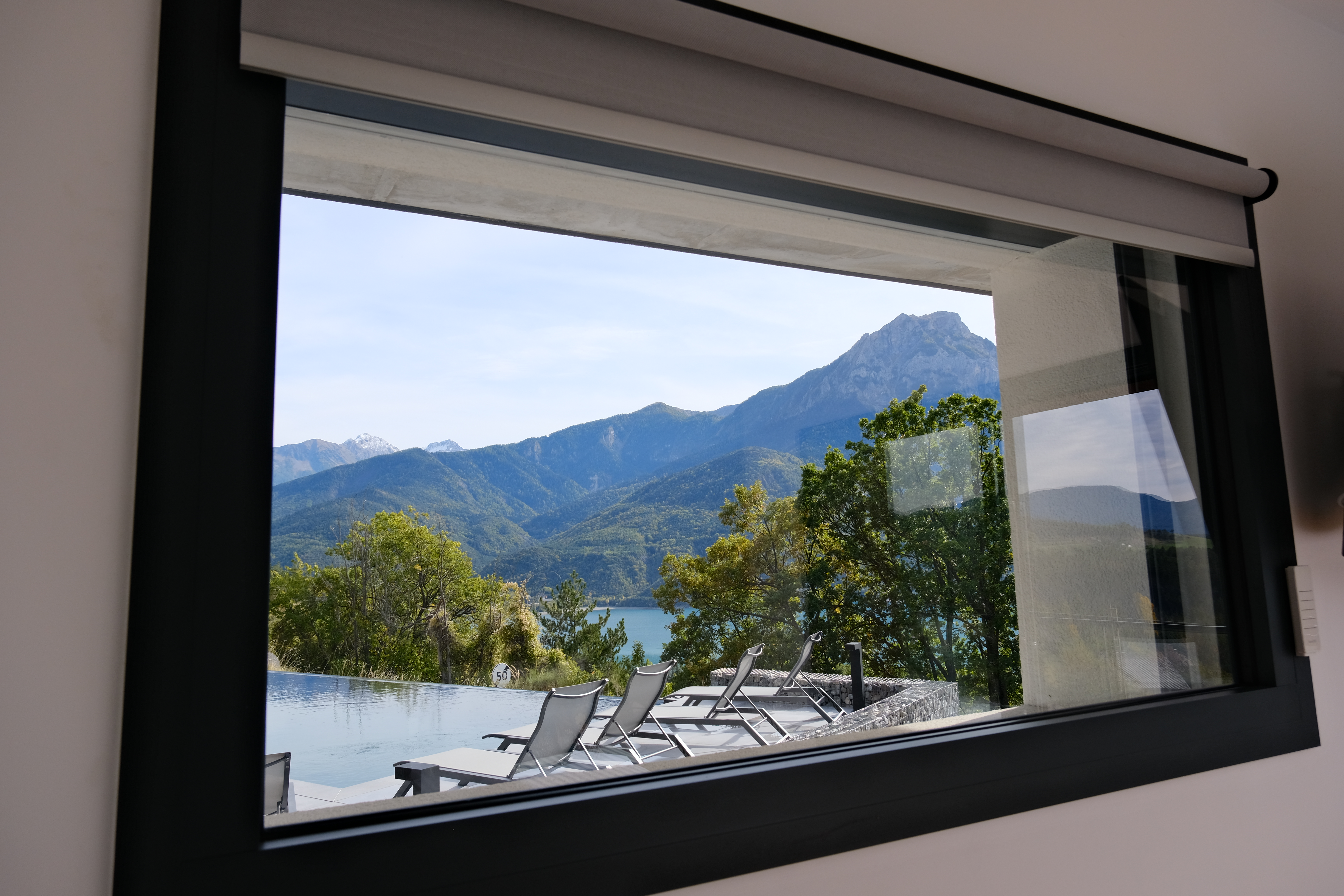 Chambre 1, vue piscine - Les restanques du lac SAVINES-LE-LAC