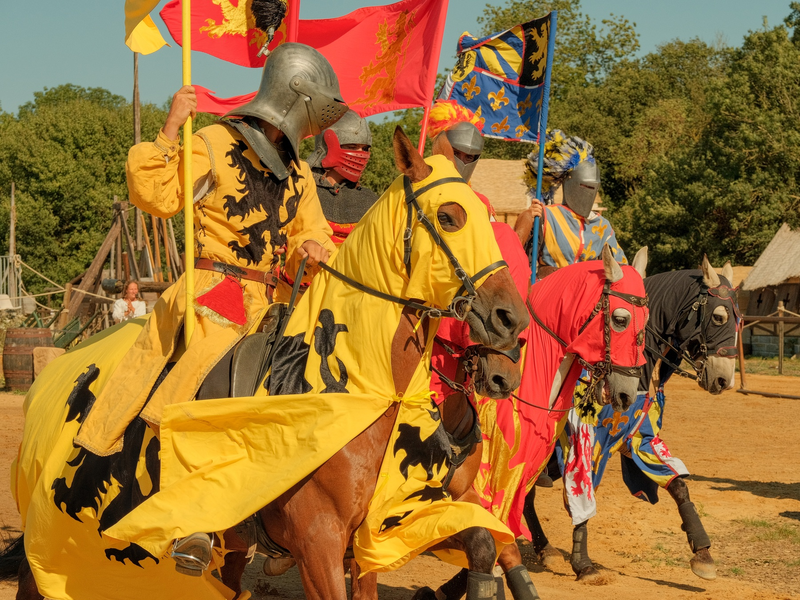 Chevaliers partant au combat