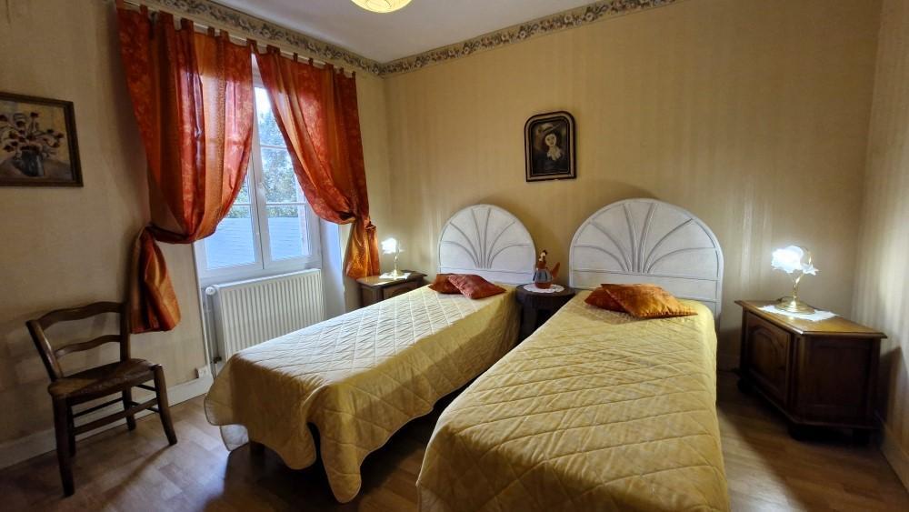 Chambre coté jardin avec 2 lits de 80