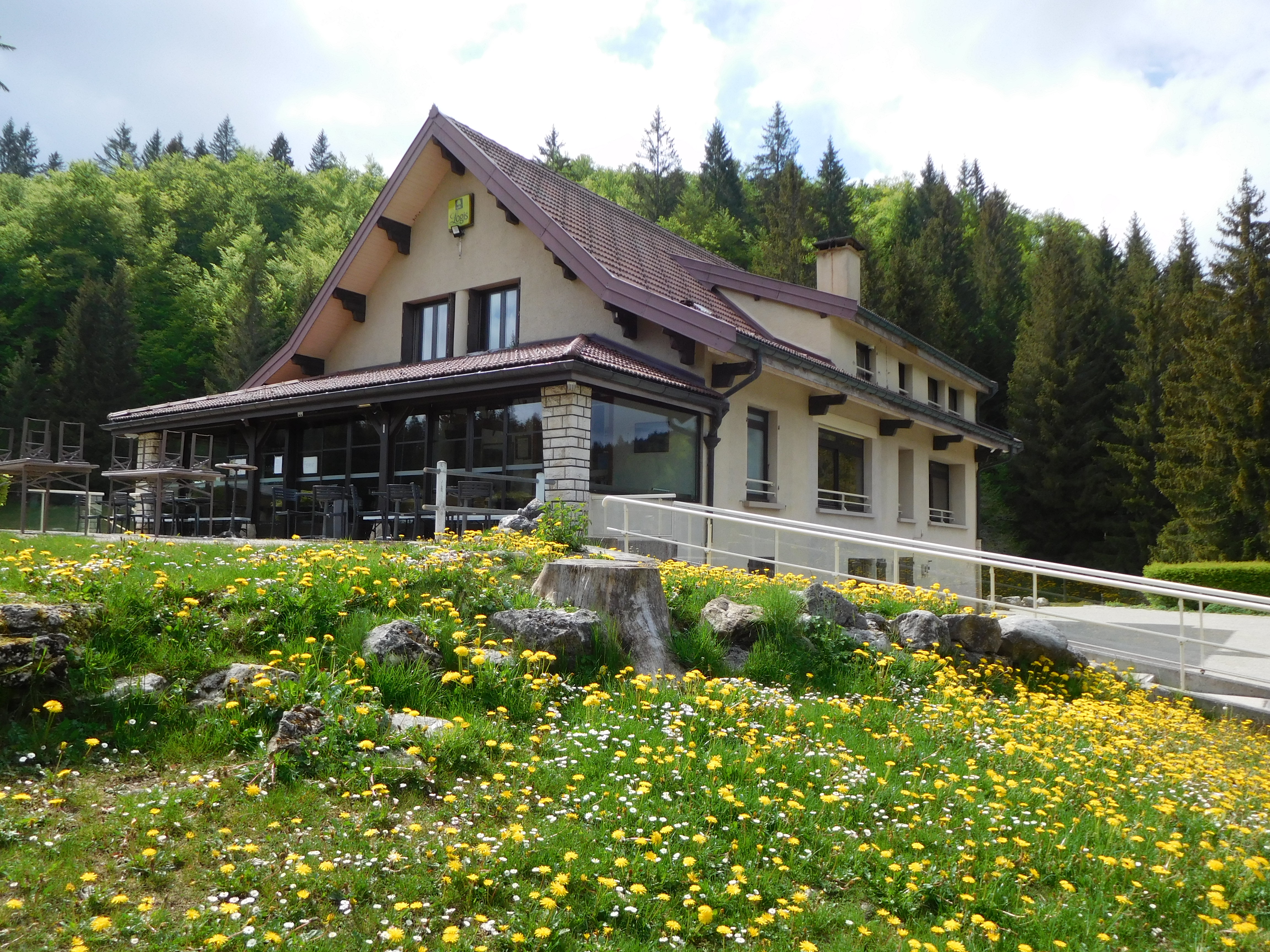 Aire de service du Lac Genin