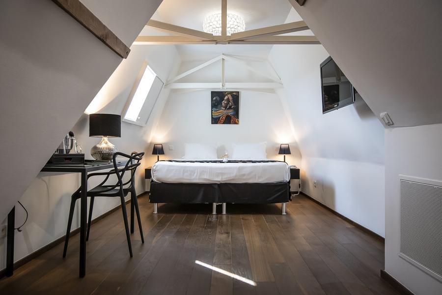 Chambre double sous le toit