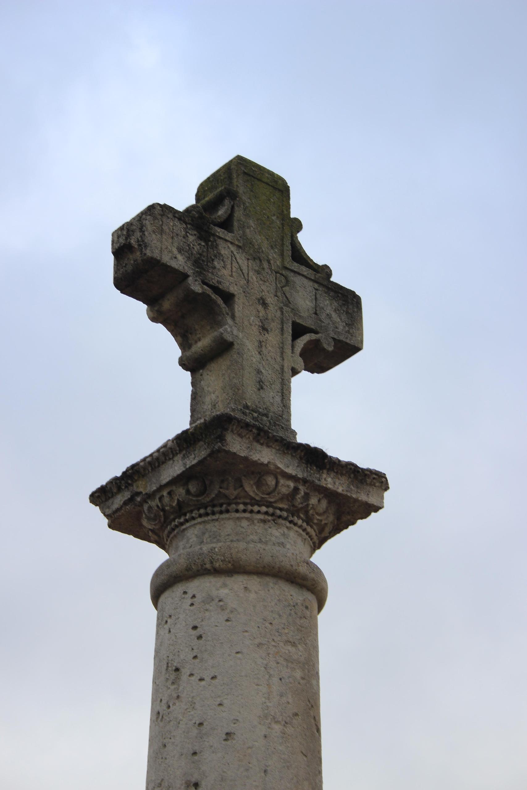 La croix de cimetière