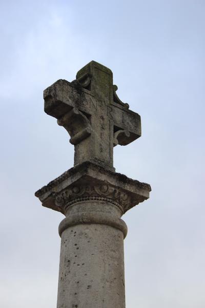 La croix de cimetière