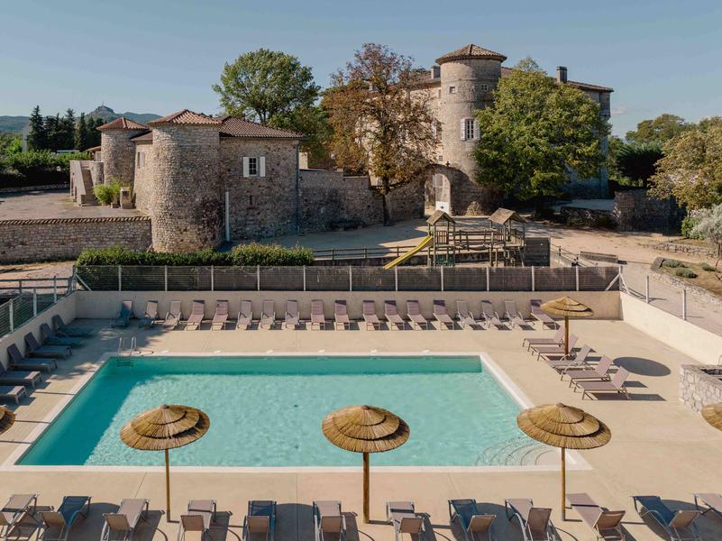 Village de gîtes Château de Chaussy *** - 3 Clés