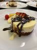 Entremet à l’ananas , noir et blanc en duo , restaurant Le PiQuenchagne à saint yorre Ⓒ Daniel Vincent