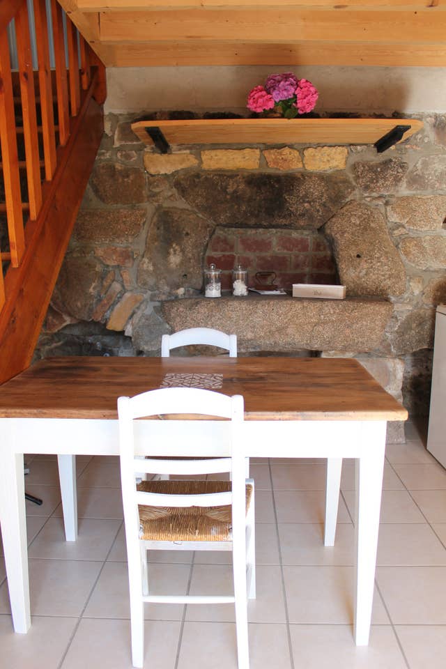 Le Four à pain table et four
