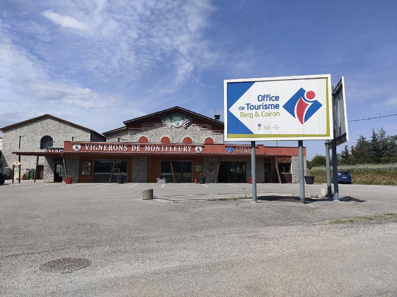 Toilettes et point d'eau à l'Office de Tourisme Berg et Coiron