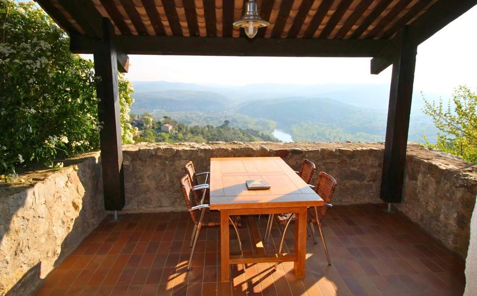 Terrasse couverte avec vue magnifique