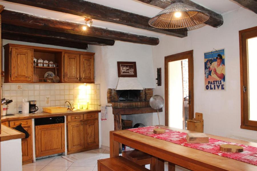 Le Gîte du Four-Cuisine accès terrasse-Saint-Martin-Vésubie-Gîtes de France des Alpes-Maritimes