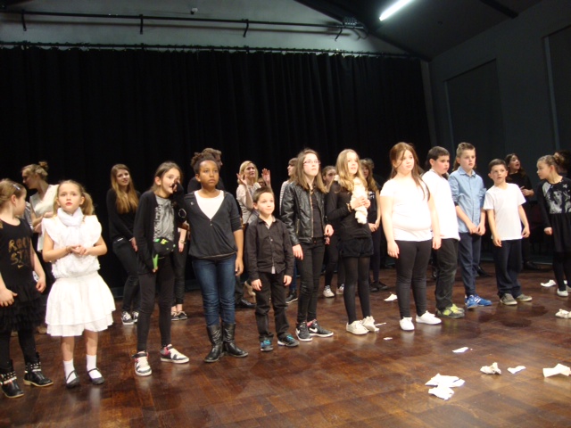 sejour scolaire iddj theatre montmeyran drome