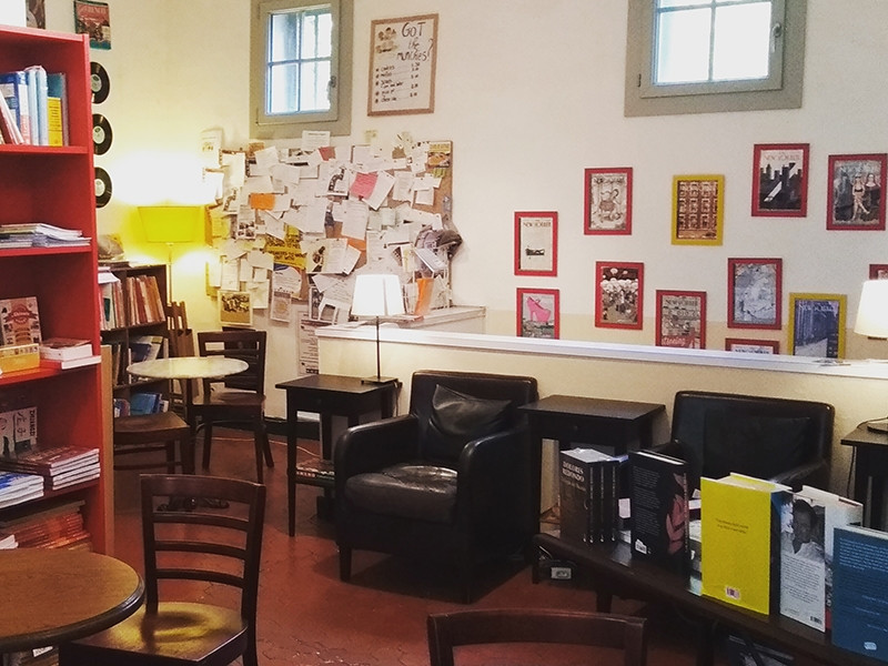 Book in Bar - photo 3