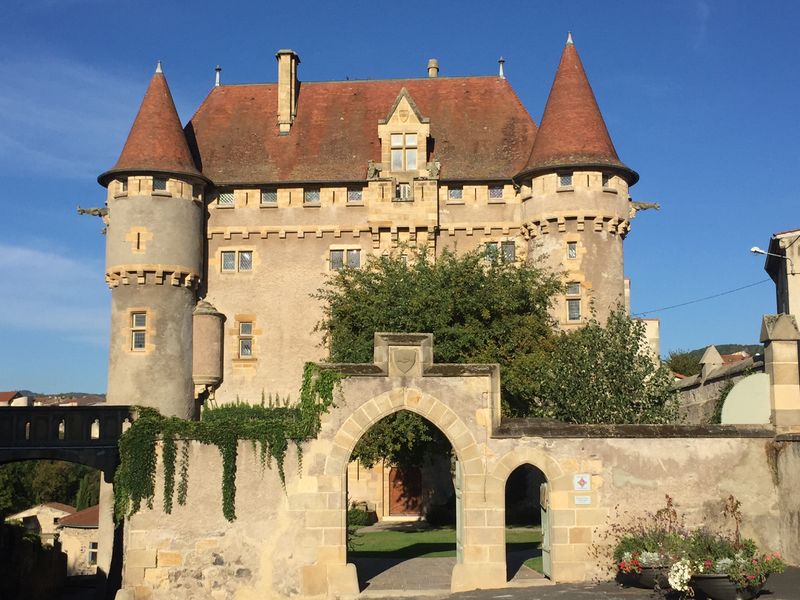 Chateau de Murol en Saint Amant