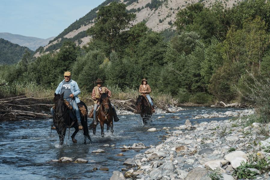 Cavaliers dans l'eau