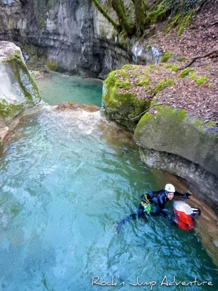Ice canyoning Jura