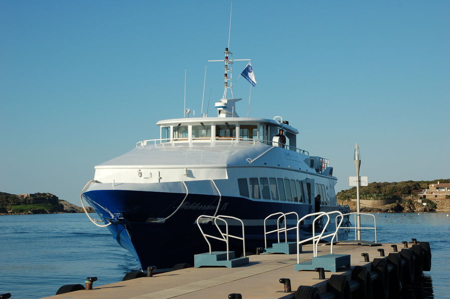 Destination Porquerolles Package bateau vélo resto