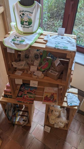 Boutique de l'antenne touristique de Oingt_Val d'Oingt