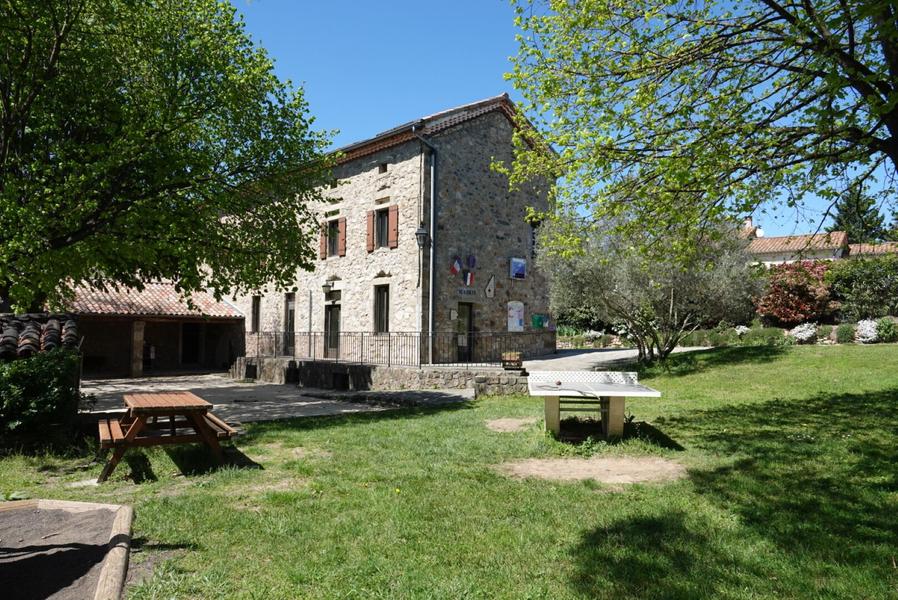 Fabras - Mairie  ©sourcesetvolcans