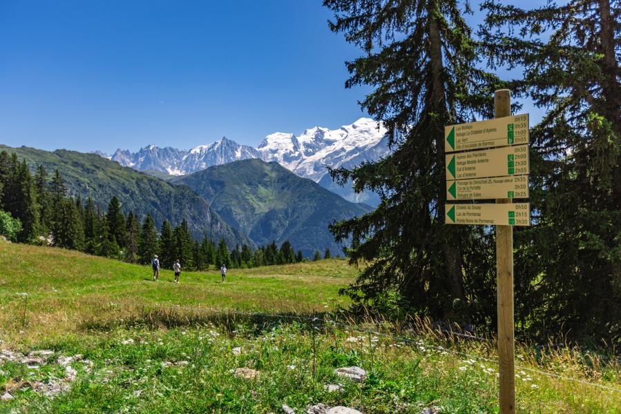 Refuge de Moëde Anterne par la piste_Passy