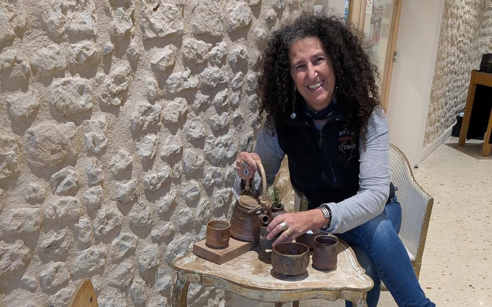 Nom’s Pottery Studio