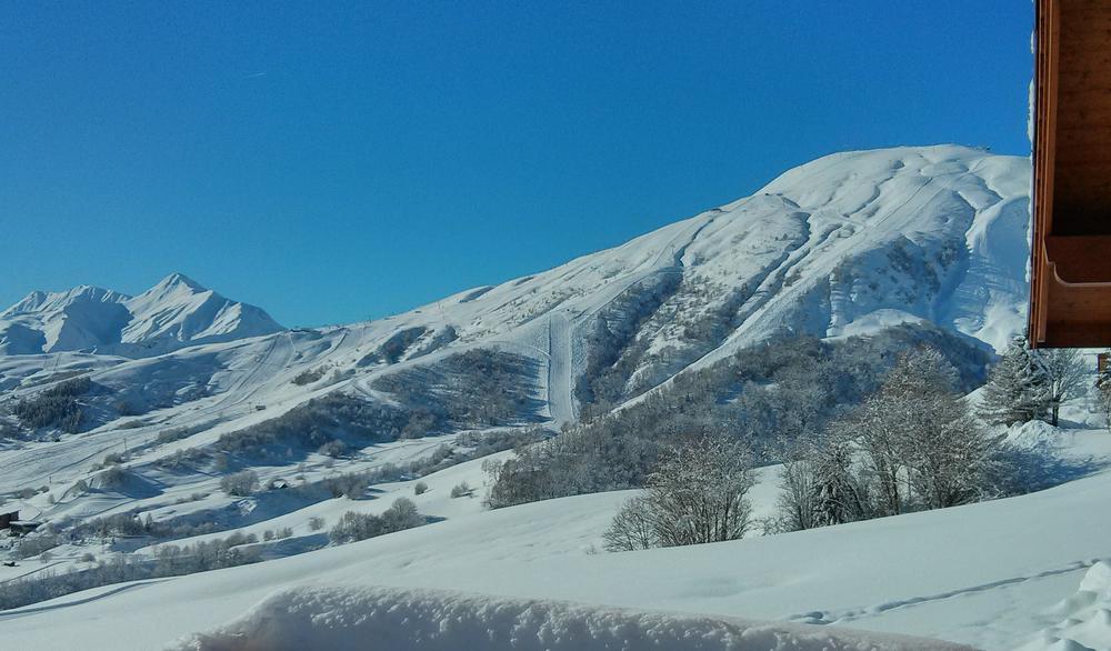 Vue sur domaine skiable