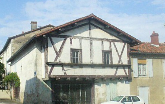 Champagne Mouton sentier du Château de Juyers