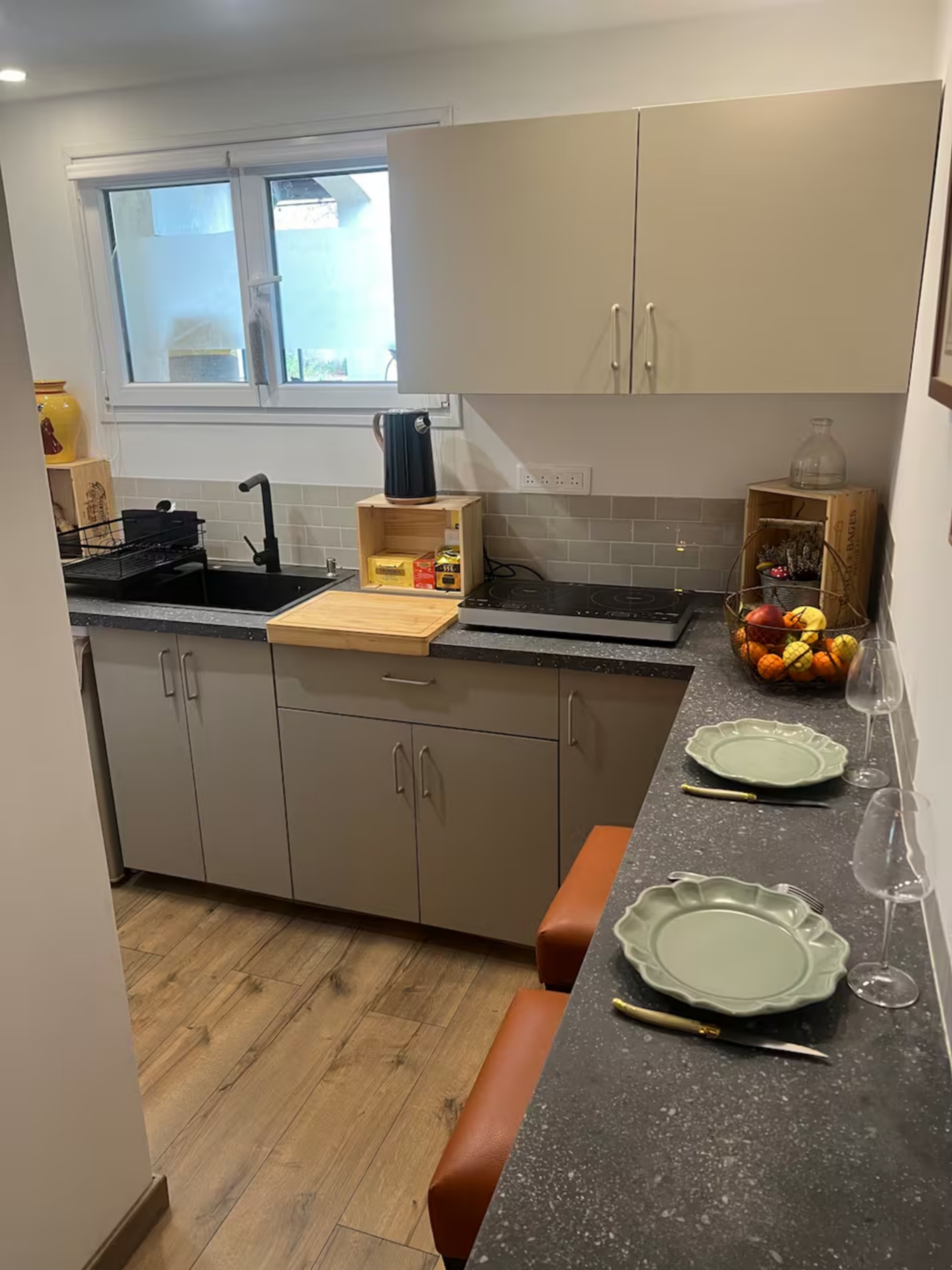 Studio Germiotte avec espace extérieur et piscine — photo 3
