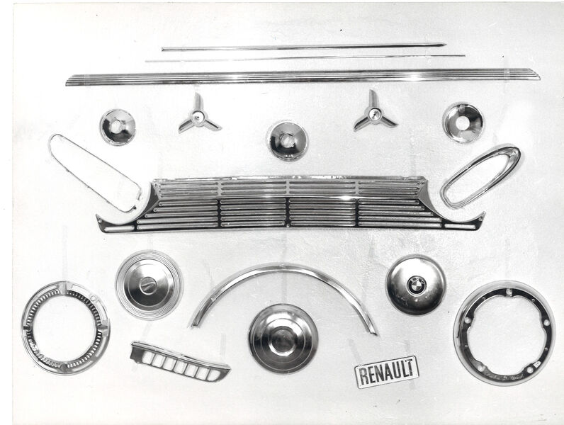 Echantillons de pièces métalliques pour voiture, site des forges de Cran