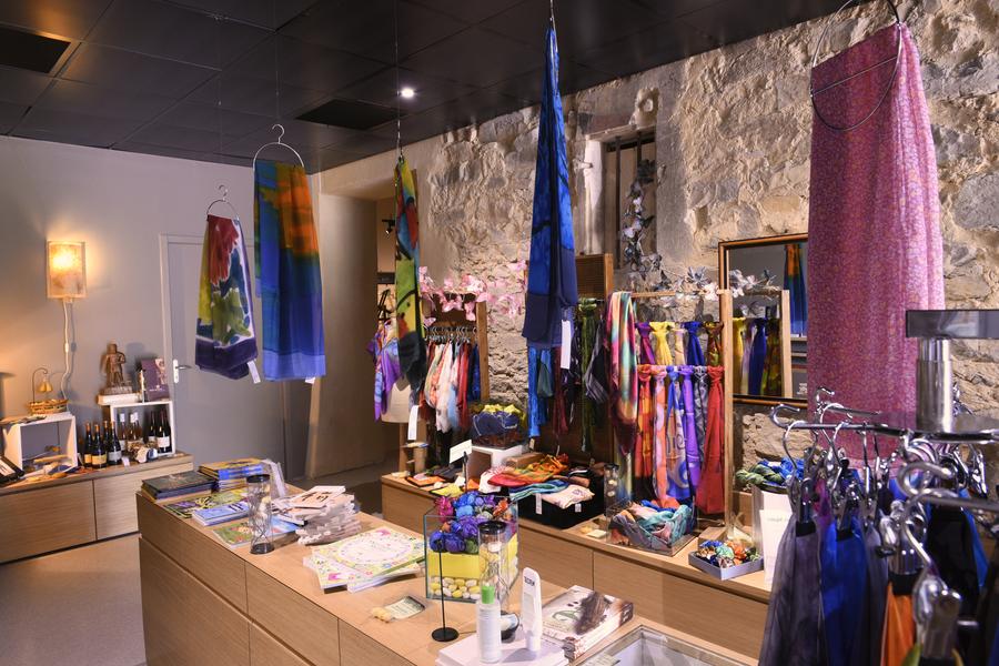 Espace boutique du musée vivant du ver à soieie