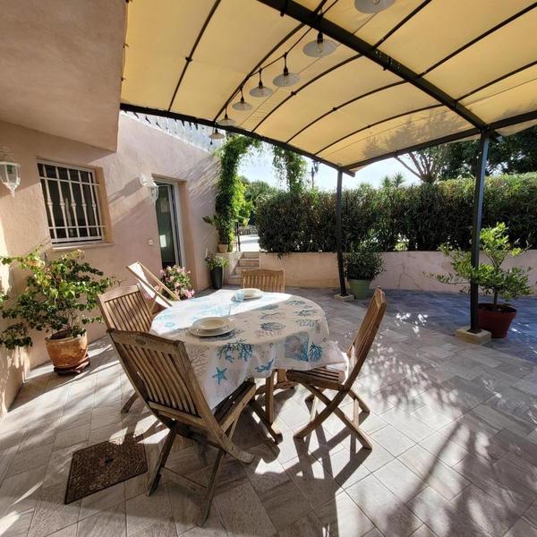 Pergola/terrasse privative Gîte Macalinewa Gîtes de France Alpes-Maritimes Saint-Jeannet