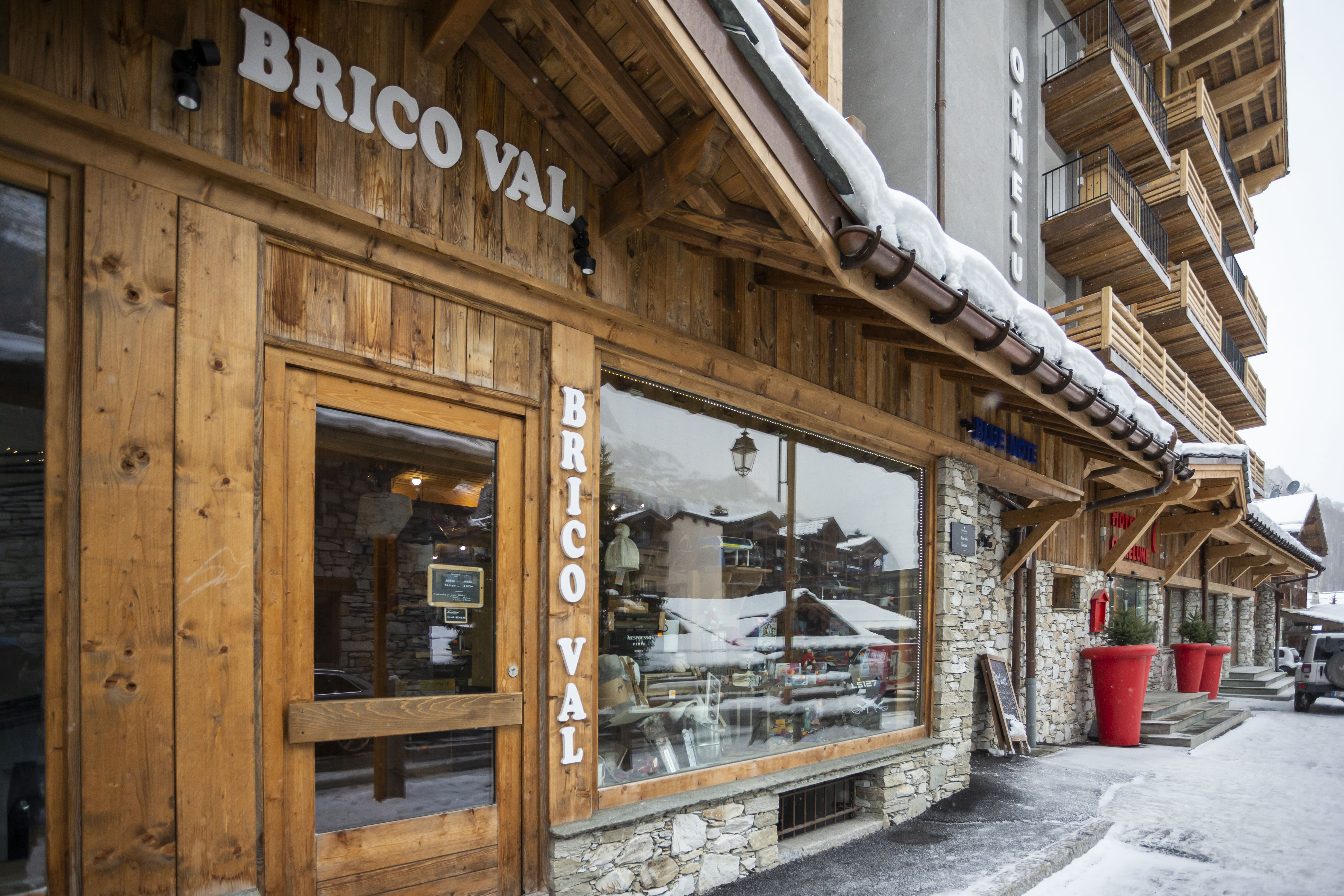 Devanture magasin Brico Val