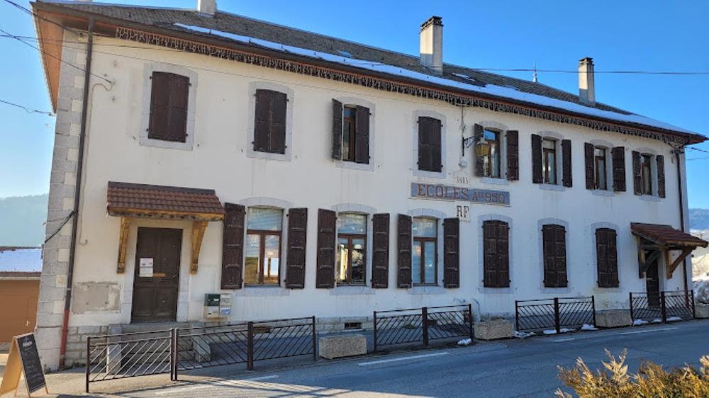 bâtiment extérieur de l'ancienne école bâtiment extérieur de l'ancienne école