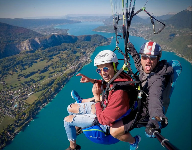 Airmax parapente vol découverte au-dessus du lac d'Annecy