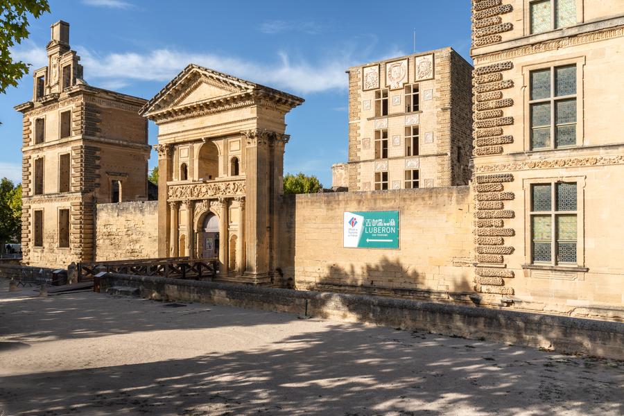 Château de La Tour d'Aigues