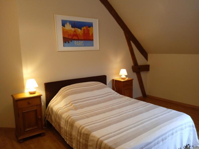 Chambre double donnant sur le canal
Gîte rural Beaumoulin (n°255)
- La Madeleine sur Loing -
