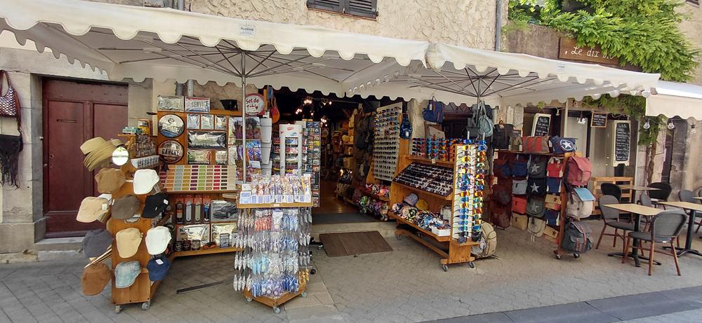 Boutique Monnier_Castellane