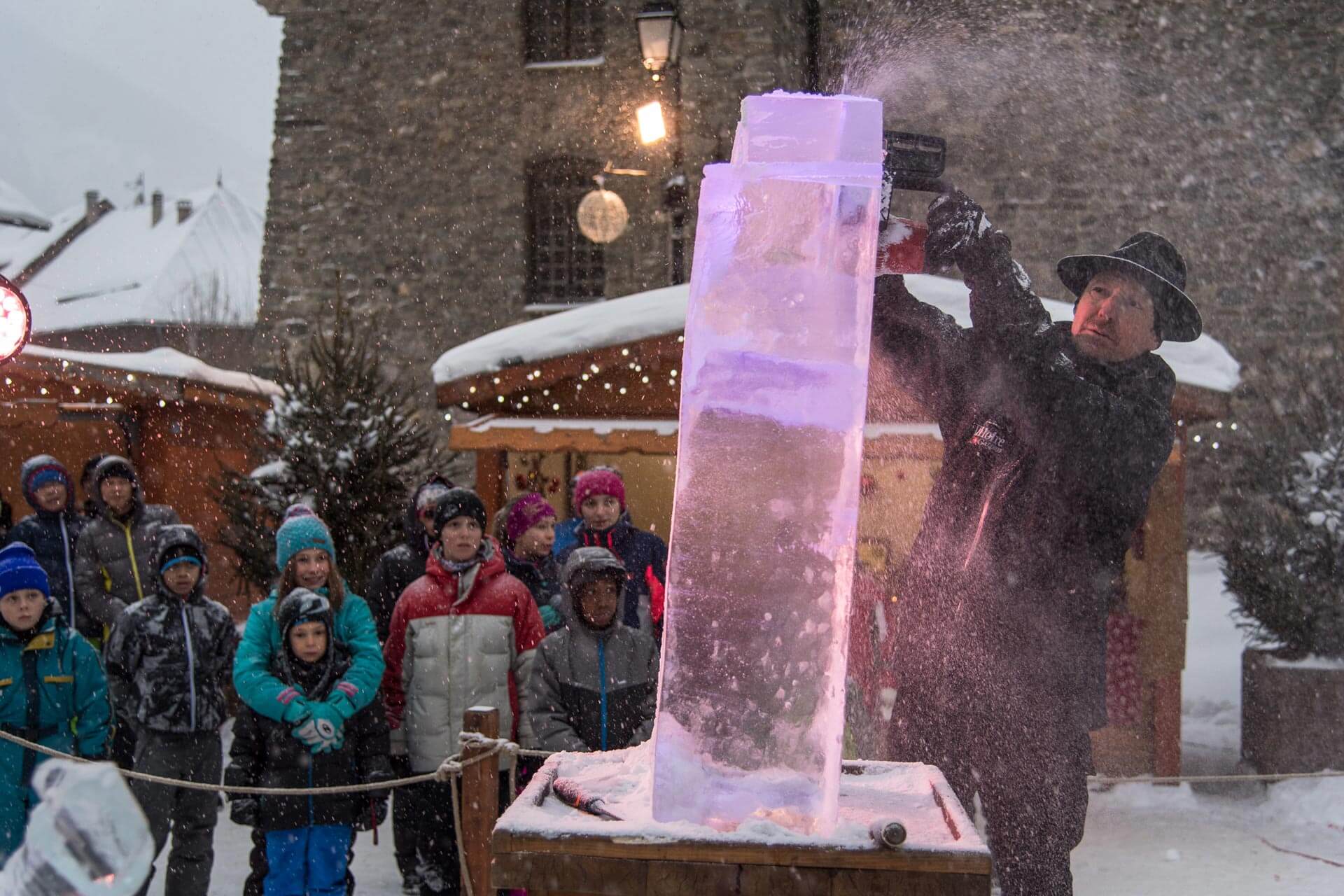 Démonstration de Sculptures sur Glace par Christian Burger à Valloire !