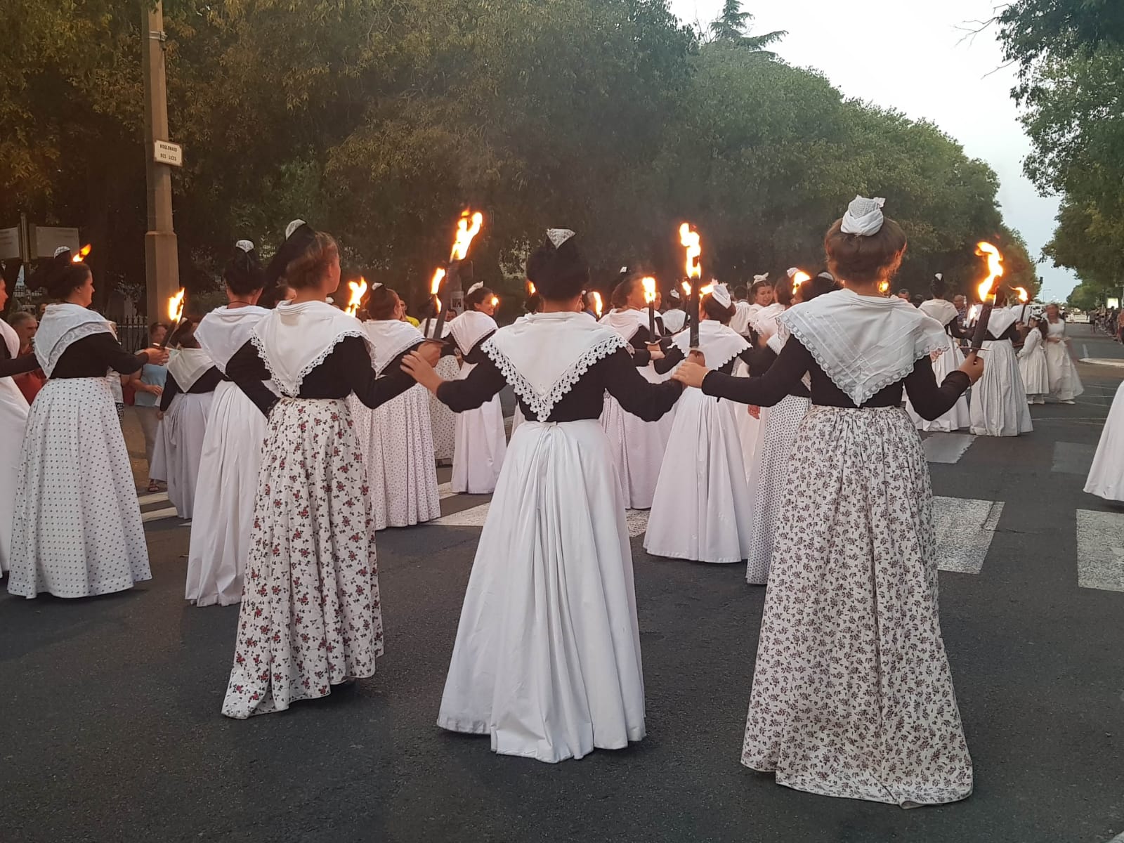 Pegoulado – Défilé en costume traditionnel