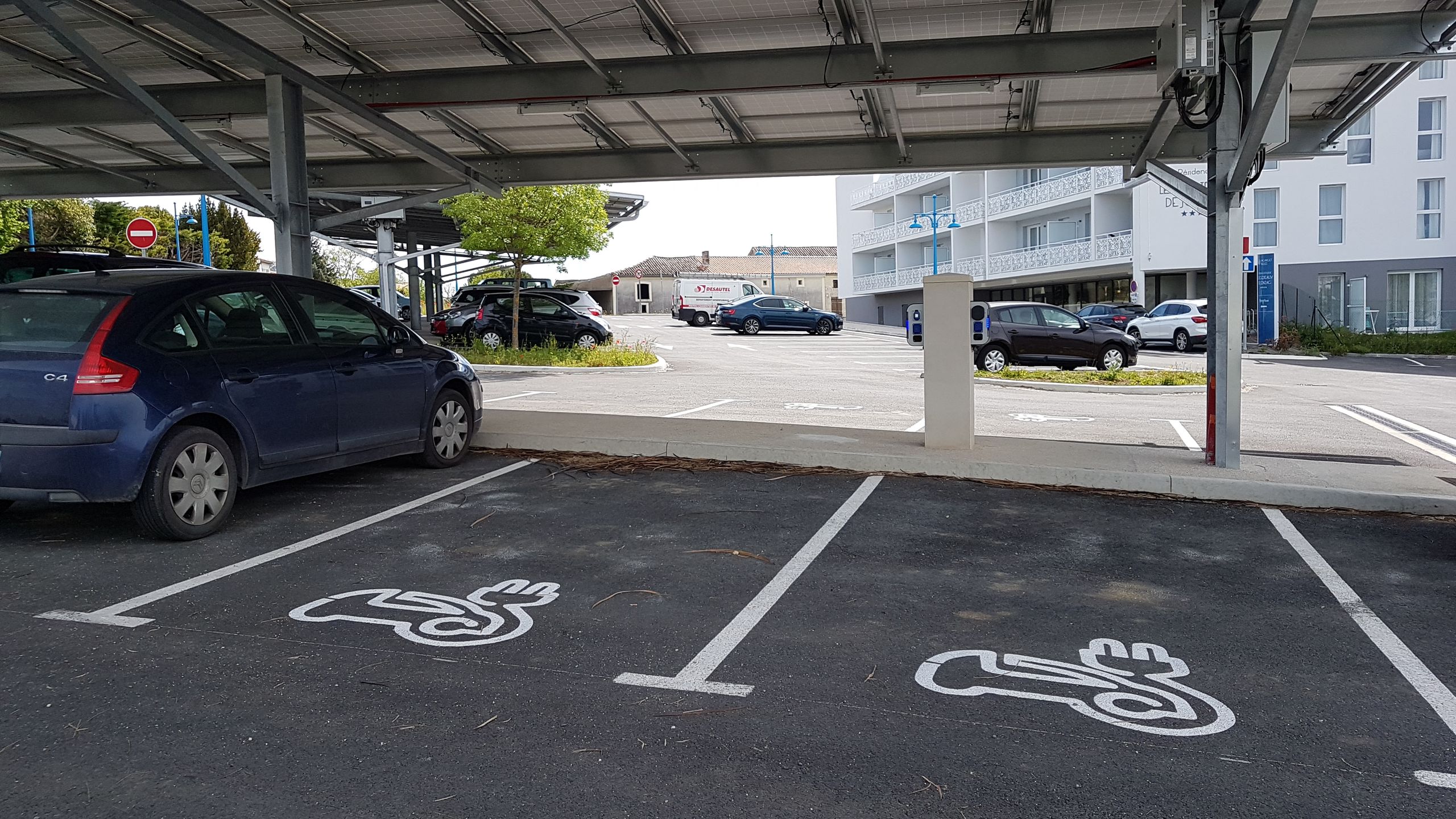 Parking de la gare de Jonzac - Bornes de recharge véhicule électrique