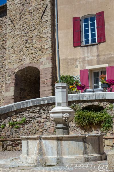 Fontaine Vieille_Roquebrune-sur-Argens