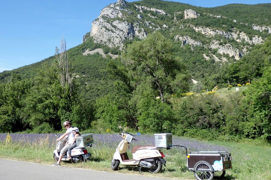 Scoot Nomad vacances en drome provencale à scooter