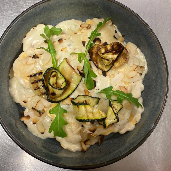 La Bellissima - Crémieu - Balcons du Dauphiné - Nord-Isère - à moins d'une heure de Lyon