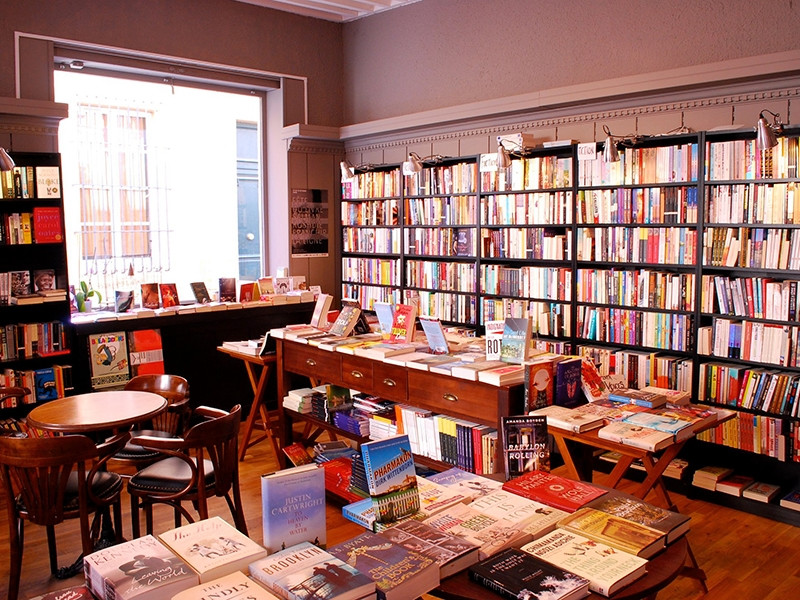 Book in Bar - photo 4