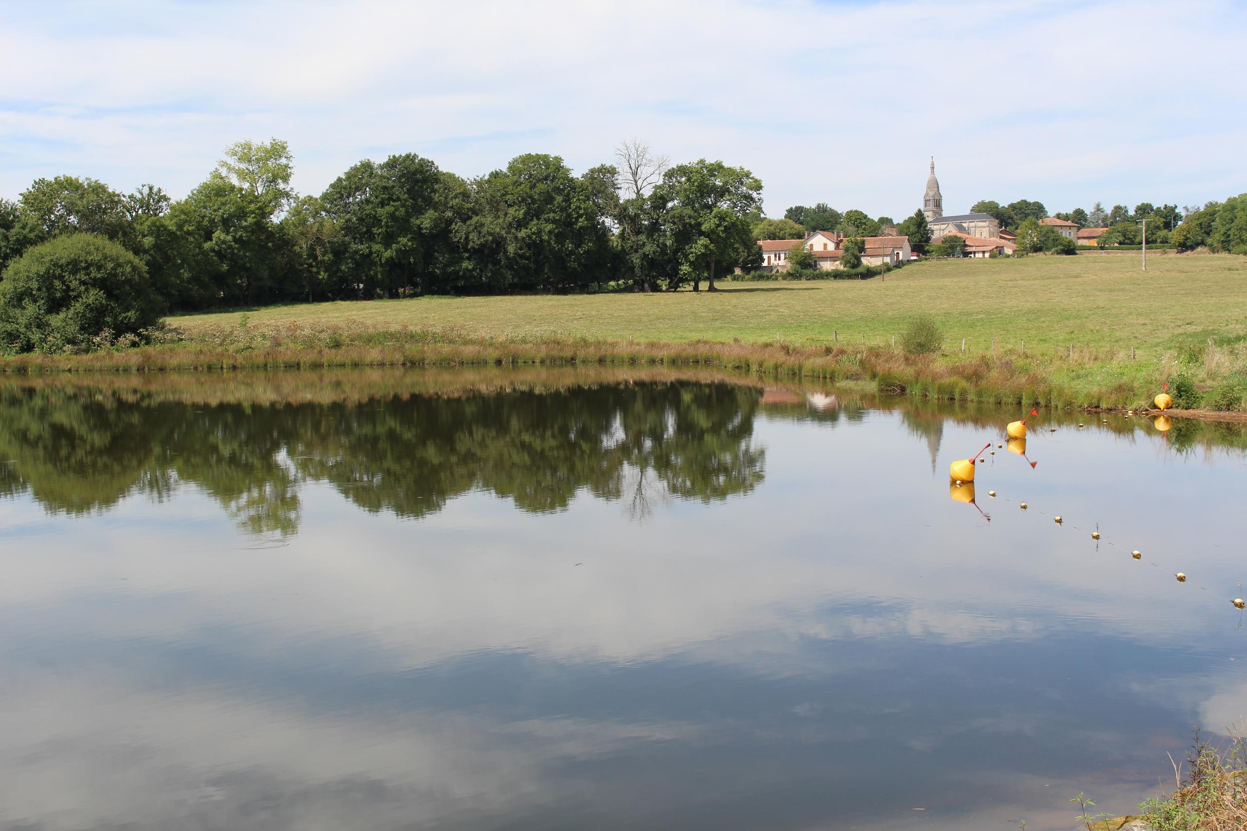 Lésignac-Durand sentier St- Pierre-St-Martin
