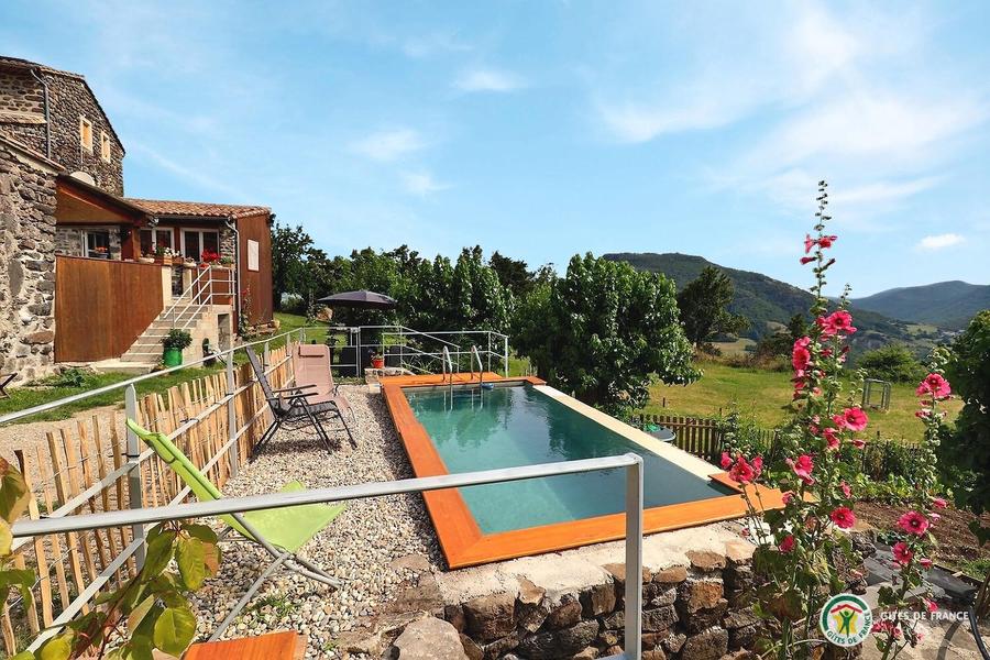 Le Haras de Conquet avec piscine à partager et grands espaces extérieurs