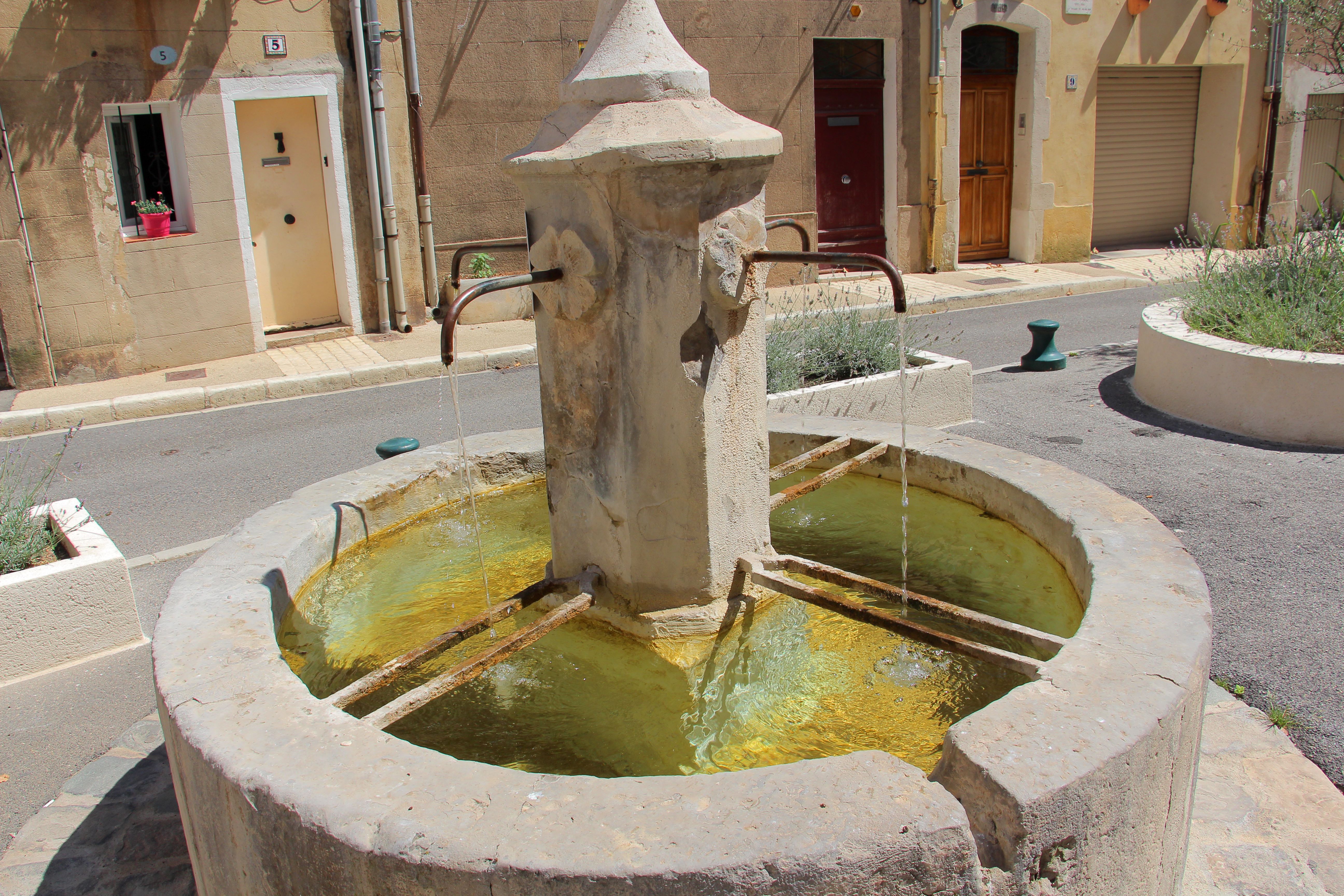 Les 16 fontaines de Saint-Zacharie