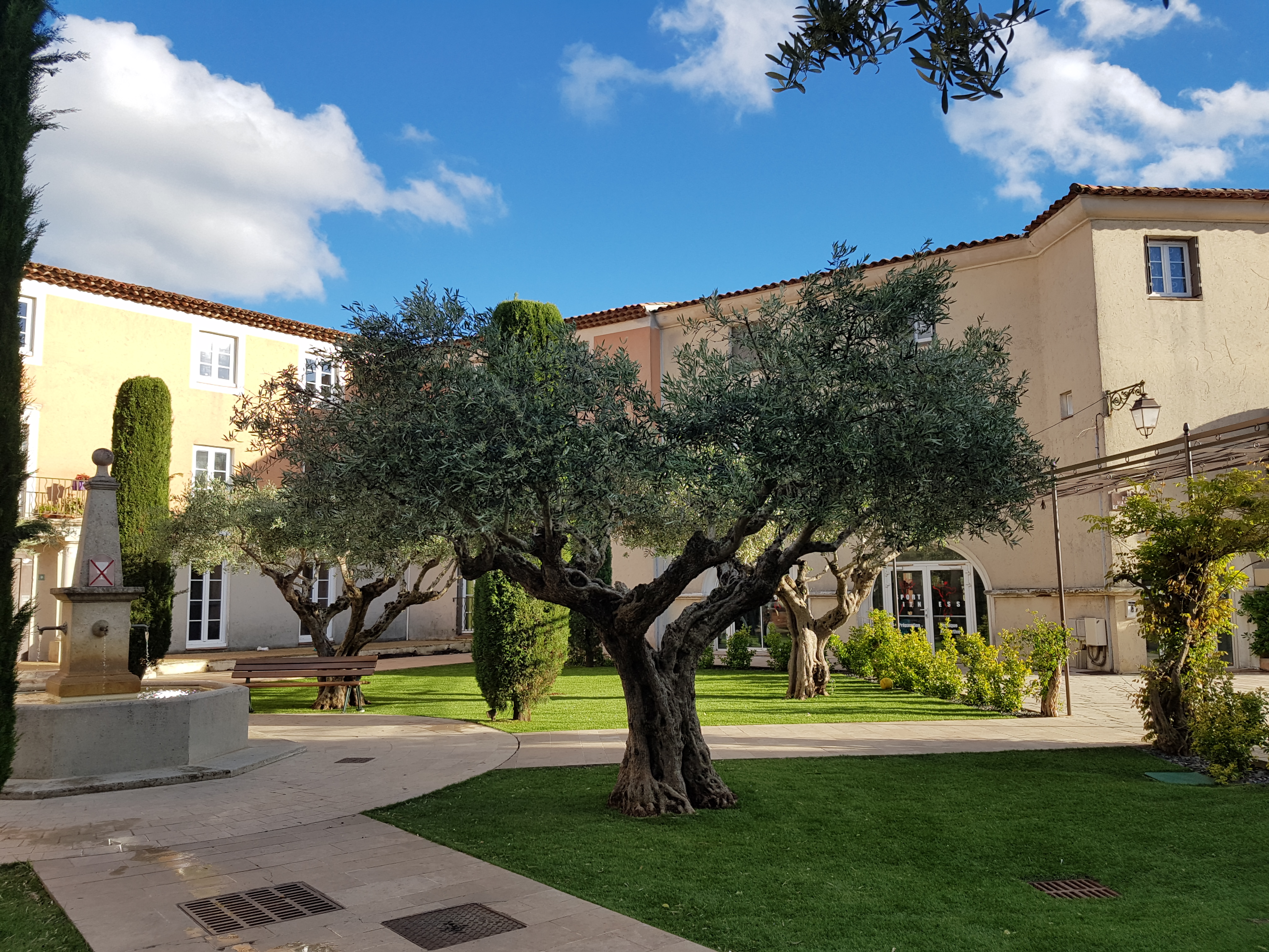 Place Hannibal de Chateauneuf