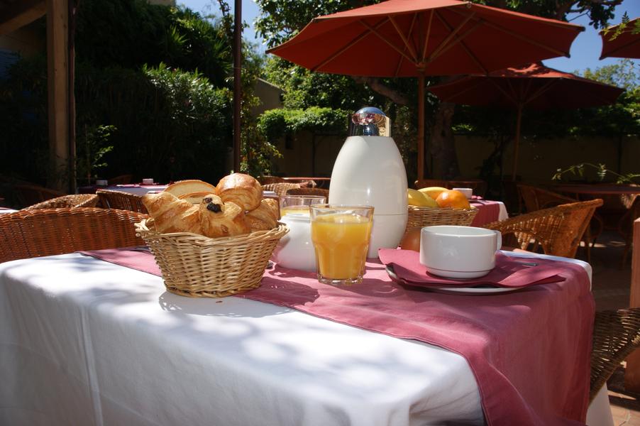 Petit déjeuner patio
