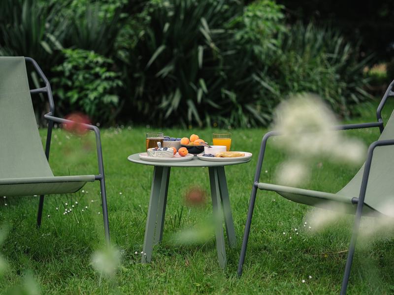 Petit dejeuner au jardin
