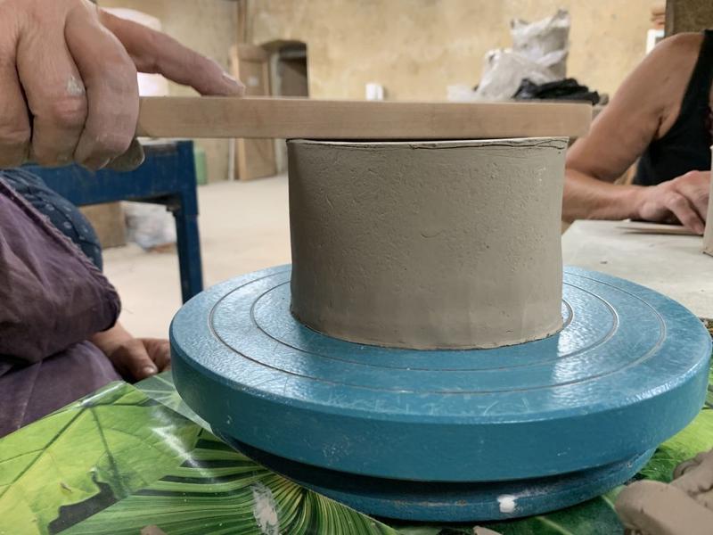 Stage poterie : Mon saladier en faïence_Villages du lac de Paladru
